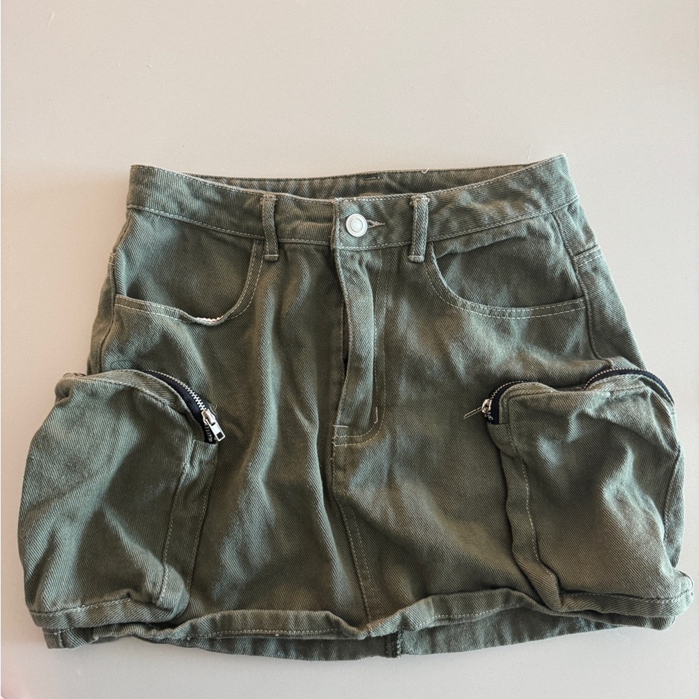 Cream and Green Cargo Skirt